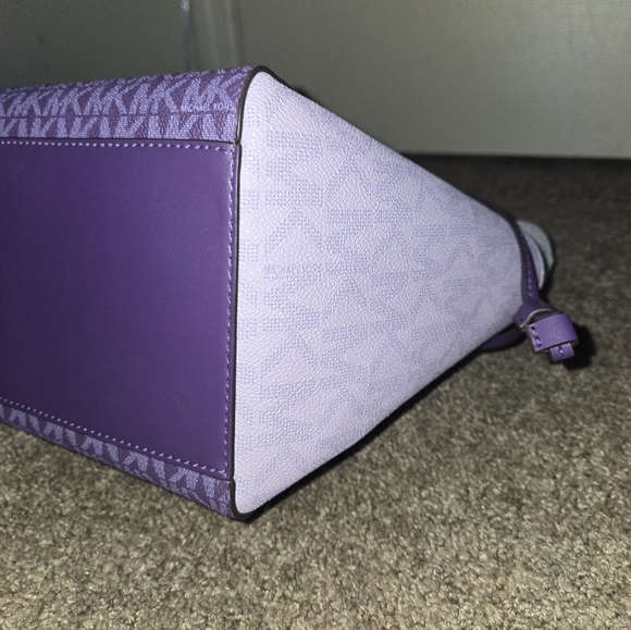 NWOT Michael Kors Voyager Large Color Block Signature Logo Shoulder Bag - Picture 7 of 15